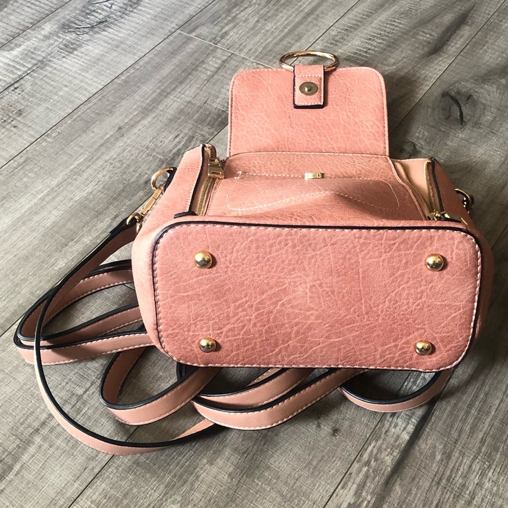 Purse / Backpack - Picture 8 of 8
